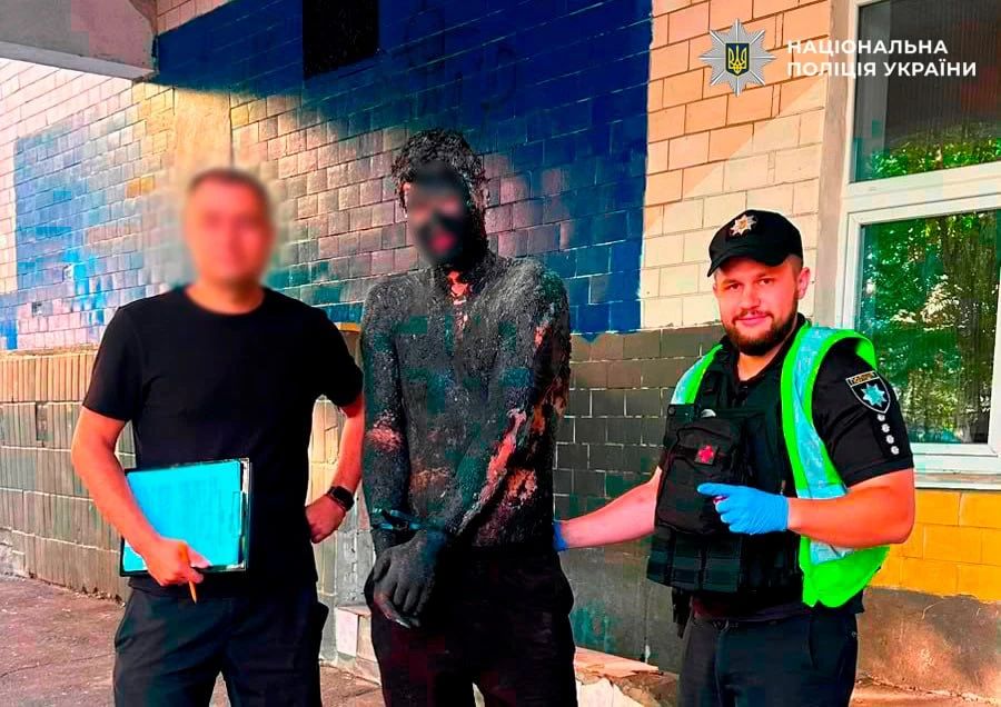 В Киеве хлопец решил превратиться в «невидимку», чтобы обнести магазин В Киеве хлопец решил превратиться в «невидимку», чтобы обнести магазин