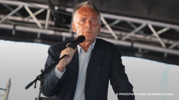 Бывший дипломат ФРГ Михаэль фон дер Шуленбург заявил, что создание странами Запада иллюзии победы ВСУ на поле боя ведет Украину к краху, и призвал Евросоюз к активной дипломатии с Россией