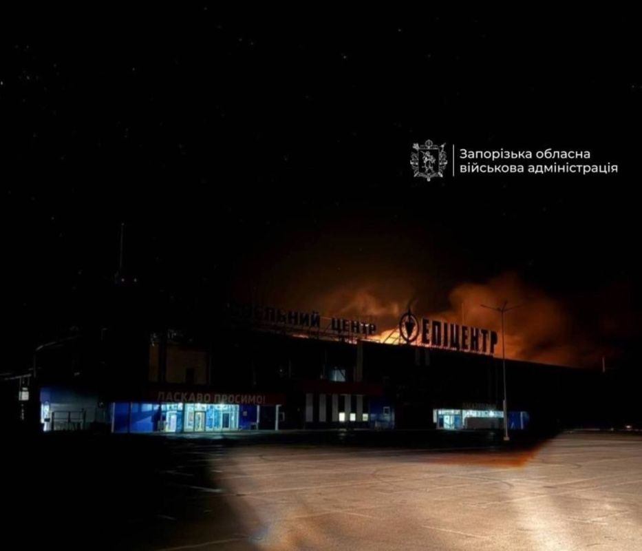 ВС РФ наносят массированные удары с использованием БПЛА и авиационных бомб по военным целям на территории Украины ВС РФ наносят массированные удары с использованием БПЛА и авиационных бомб по военным целям на территории Украины