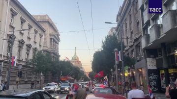 Автопробег в поддержку России и против недавнего визита Зеленского прошел в Белграде