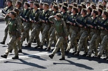 Зачем на Украине активно «качают» тему женской мобилизации?