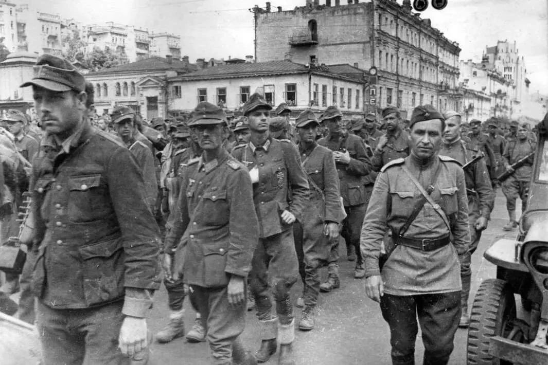 Александр Коц: ВЕЧЕРНИЙ ЗВОН:. марш минувшей недели Александр Коц: ВЕЧЕРНИЙ ЗВОН:. марш минувшей недели