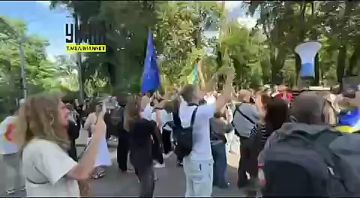 На Украине новая «Ганьба». Поредевшие ряды картонных воинов Федорова без энтузиазма восприняли назначение Хмары Украина.ру — подписаться и знать больше
