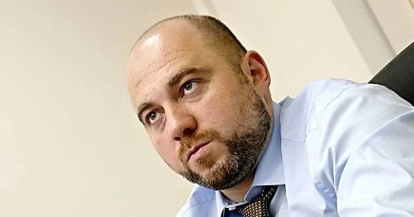 По данным депутата Верховной рады Ярослава Железняка, объявленная НАБУ спецоперация затронула также известного депутата-застройщика, который регулярно голосует вместе со «Слугой народа», помогая ей обеспечивать необходимое...