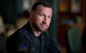 Несмотря на митинг под окнами, Рада все-таки назначила Евгения Хмару министром обороны Украины