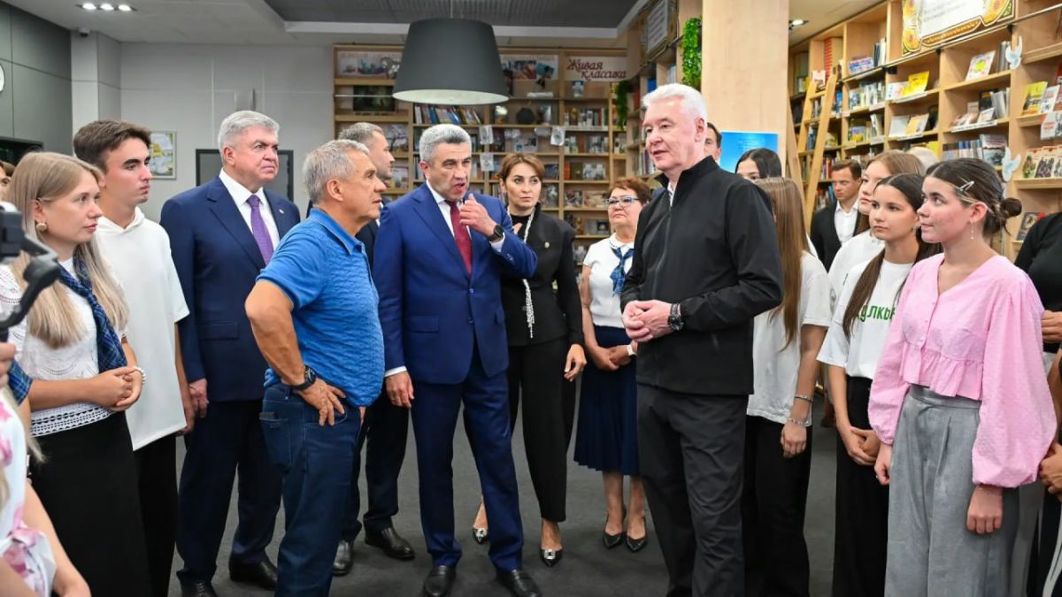 Собянин: С сентября «МЭШ» будет помогать каждому четвертому школьнику России