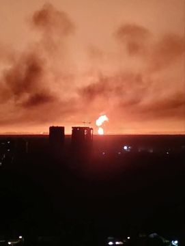 Целями ударов ВС РФ в Киеве и области могли стать авиазавод «Антонов», логистические объекты и нефтебаза в Броварах, пишут в местных Telegram-каналах