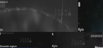 В Киеве после комбинированного удара полыхают авиационное предприятие и склады