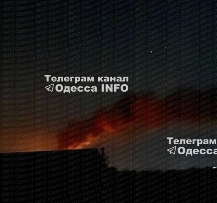 Российские военные ночью нанесли серию ударов по целям на Украине Российские военные ночью нанесли серию ударов по целям на Украине