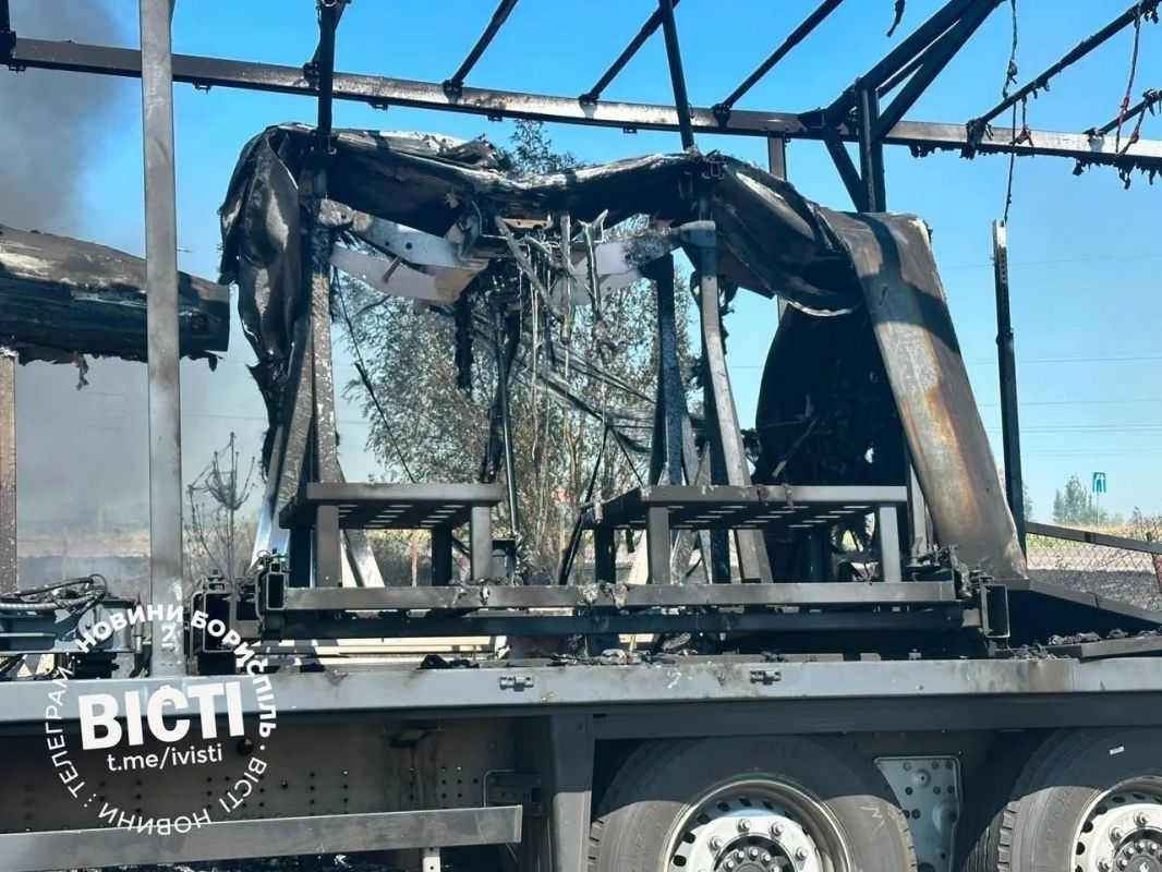 Выяснилось по чему ударили кассетные Искандеры в количестве 4-6 штук сегодня в Борисполе, — "Повёрнутые на войне" Выяснилось по чему ударили кассетные Искандеры в количестве 4-6 штук сегодня в Борисполе, — "Повёрнутые на войне"
