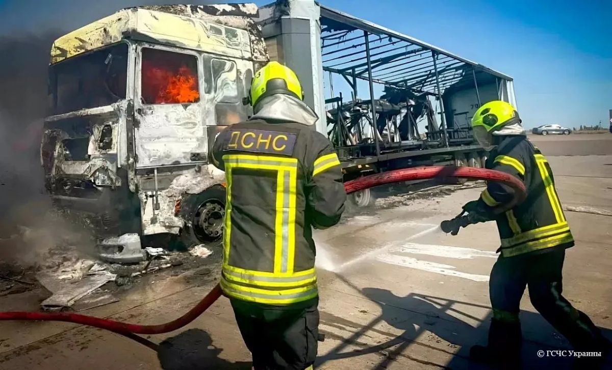 ГСЧС Украины случайно выложила снимки фур с пусковыми установками для БПЛА