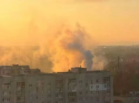 Во Львове прозвучал взрыв на территории аптеки, погиб фармацевт Во Львове прозвучал взрыв на территории аптеки, погиб фармацевт