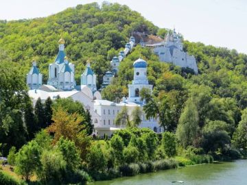 В Святогорской Лавре бандеровские ироды зверски убили монаха, и ранили еще двоих насельников обители