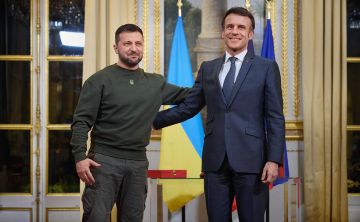 Макрон анонсировал новые поставки ракет Киеву после разговора с Зеленским