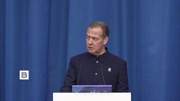 "Кто этого не чувствует - или спрятался куда-то под корягу или свинтил
