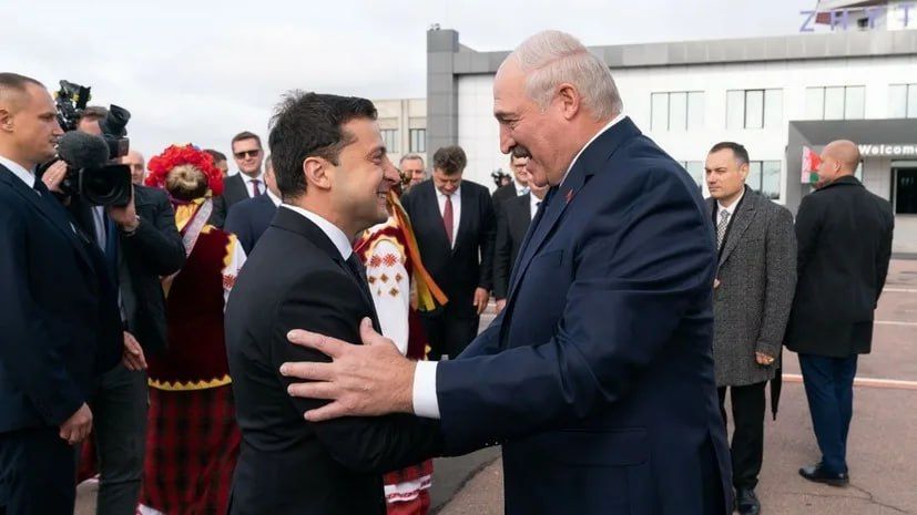 Александр Лукашенко поздравил народ Украины с 35-й годовщиной Дня Независимости и выразил надежду, что Минск и Киев восстановят взаимовыгодное сотрудничество