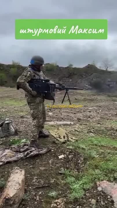 На Украине продолжают издеваться над пулеметом Максима