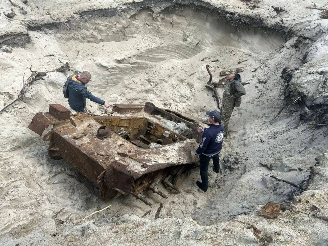 Призрак войны на Балтийской косе: в Калининградской области нашли редчайший танк «Рысь» Призрак войны на Балтийской косе: в Калининградской области нашли редчайший танк «Рысь»