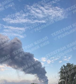 В Борисполе под Киевом горит еще один ТЦ "Эпицентр"
