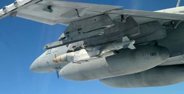 Boeing получил первый контракт на производство бомбы с мотором
