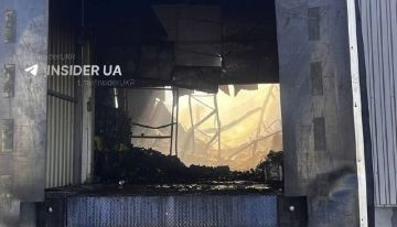 Украинские СМИ сообщают, что вчера в результате российской атаки сгорел склад компании YASNO, где хранилось оборудование для солнечных электростанций