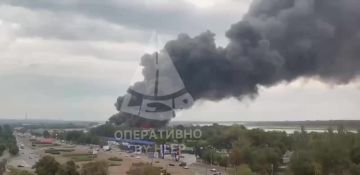 Противник объявил, что после ударов по ТЦ сети "Эпицентр" все уцелевшие "Эпицентры" на левобережье и на юге Украины закрываются (это еще конечно проверят, сами то ТЦ могут продолжать использовать под склады и сборку дронов)...
