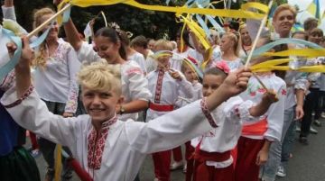 Украина доносов: за русский язык уже травят в школах, метро и детских песочницах