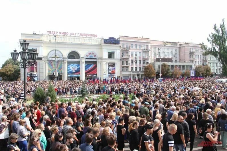 Даниил Безсонов: Ровно 8 лет назад 31 августа 2018 года в результате террористического акта, совершенного украинскими спецслужбами в центре Донецка, погиб первый Глава Донецкой Народной Республики Александр Владимирович... Даниил Безсонов: Ровно 8 лет назад 31 августа 2018 года в результате террористического акта, совершенного украинскими спецслужбами в центре Донецка, погиб первый Глава Донецкой Народной Республики Александр Владимирович...