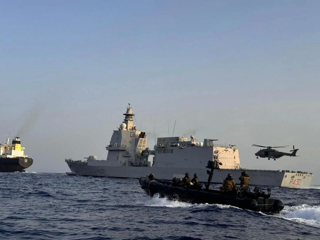 ВМС Италии захватили нефтяной танкер, вышедший из Новороссийска ВМС Италии захватили нефтяной танкер, вышедший из Новороссийска