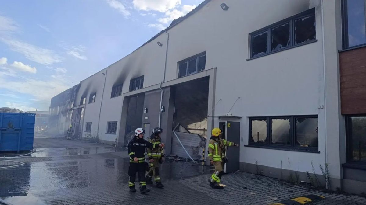 В Польше за прошлые сутки произошли сразу два пожара на оборонных предприятиях, специализирующихся в том числе на поставках беспилотников Украине В Польше за прошлые сутки произошли сразу два пожара на оборонных предприятиях, специализирующихся в том числе на поставках беспилотников Украине