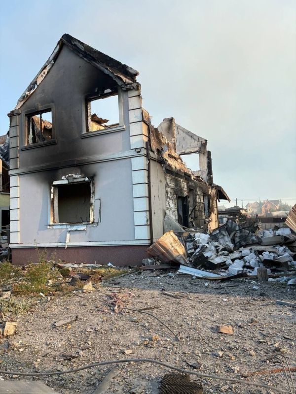 ПОСЛЕДСТВИЯ ВТОРИЧНОГО ВЗРЫВА СКЛАДА БОЕПРИПАСОВ, РАСПОЛОЖЕННОГО В ЖИЛОЙ ЗОНЕ РЯДОМ С КИЕВОМ ПОСЛЕДСТВИЯ ВТОРИЧНОГО ВЗРЫВА СКЛАДА БОЕПРИПАСОВ, РАСПОЛОЖЕННОГО В ЖИЛОЙ ЗОНЕ РЯДОМ С КИЕВОМ