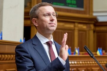 Премьер-министр Украины Сергей Корецкий объявил о вынужденном сокращении расходов на фоне дефицита государственного бюджета: