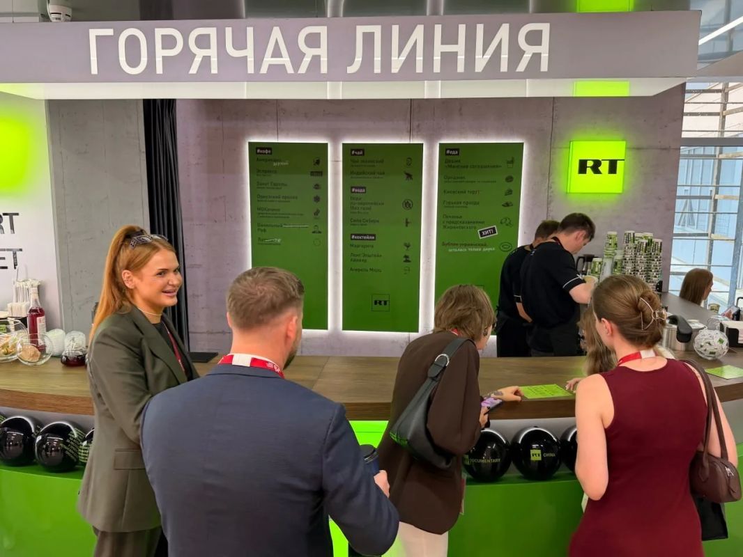 Фирменное кафе RT «Горячая линия», которое вызвало огромный ажиотаж на ПМЭФ-2026, возвращается! Теперь на Восточном экономическом форуме Фирменное кафе RT «Горячая линия», которое вызвало огромный ажиотаж на ПМЭФ-2026, возвращается! Теперь на Восточном экономическом форуме