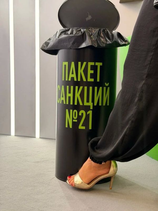Фирменное кафе RT «Горячая линия», которое вызвало огромный ажиотаж на ПМЭФ-2026, возвращается! Теперь на Восточном экономическом форуме Фирменное кафе RT «Горячая линия», которое вызвало огромный ажиотаж на ПМЭФ-2026, возвращается! Теперь на Восточном экономическом форуме