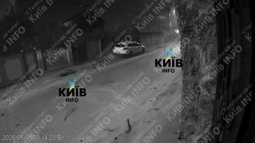 Эти дурни вывалили видео на котором четко видно как ППО сбивает ракетой Герань и после этого она падает на будынок в Жулянах