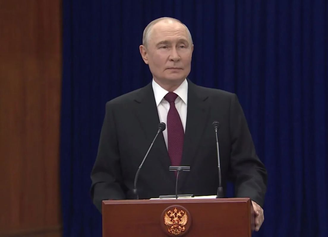 Владимир Путин заявил, что мобилизации после выборов не планируется и что Россия не наносит ударов по руководству Украины, чтобы было с кем вести переговоры, но вместо этого ВС РФ получили приказ начать массированные удары...