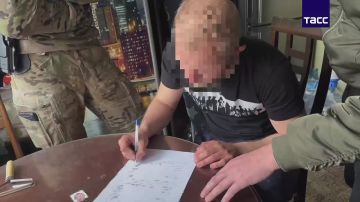Кадры задержания агента Киева, готовившего теракт в военном медучреждении в Симферополе