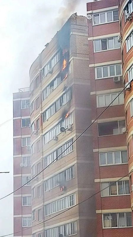 БПЛА попал в жилой дом в подмосковной Кубинке, пострадавших нет, сообщил губернатор Подмосковья Воробьев: БПЛА попал в жилой дом в подмосковной Кубинке, пострадавших нет, сообщил губернатор Подмосковья Воробьев: