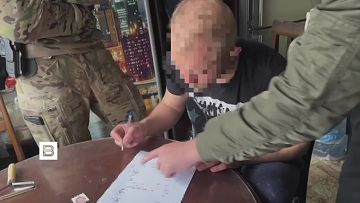 В Крыму задержали россиянина, причастного к подготовке теракта в одном из военных госпиталей в Симферополе, сообщили в Центре общественных связей ФСБ России