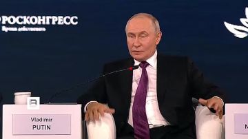 Россия и Украина должны договориться между собой, чтобы урегулировать конфликт, заявил Владимир Путин