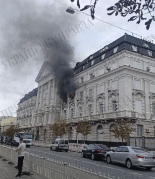 Российский дрон нанёс удар по зданию СБУ в Киеве, пишут украинские СМИ