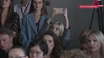 На Украине пройдена точка невозврата, страну ждет вымирание, заявил Антон Кобяков