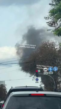 Киевские власти сообщают, что в Шевченковском районе города после прилета БПЛА возник пожар