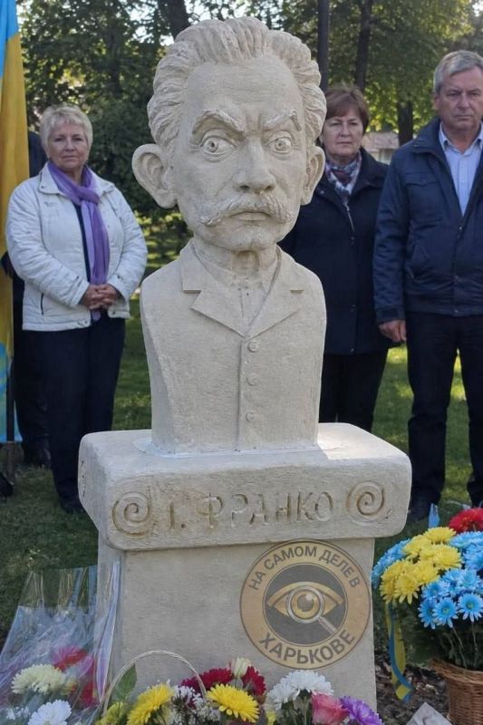 Юрий Котенок: Если украинца оторвать от русских корней, лишить живительных истоков, самой сути, получается сущее непотребство Юрий Котенок: Если украинца оторвать от русских корней, лишить живительных истоков, самой сути, получается сущее непотребство