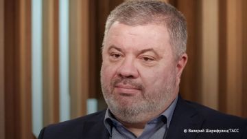 Конфликт СБУ и ГУР длится с 2014 года, заявил ТАСС экс-сотрудник СБУ Василий Прозоров: