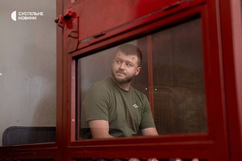 По данным СМИ, у здания киевского суда, где в данный момент решается вопрос об избрании меры пресечения сотруднику ГУР Сергею Иванову, собрались люди в балаклавах По данным СМИ, у здания киевского суда, где в данный момент решается вопрос об избрании меры пресечения сотруднику ГУР Сергею Иванову, собрались люди в балаклавах