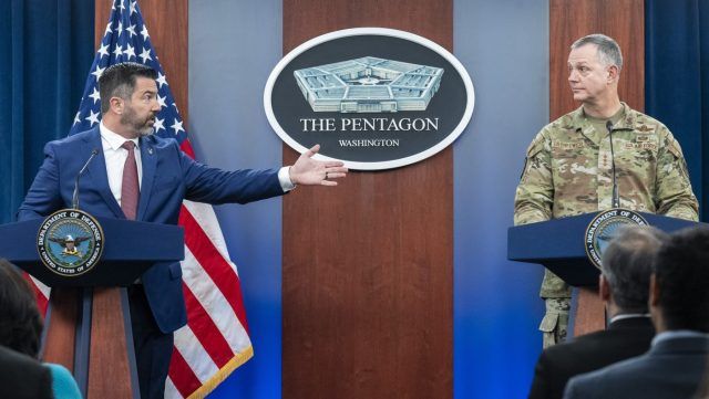 Малек Дудаков: Схватка за контроль над армией США