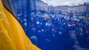 Украинцы в Польше опасаются за свою безопасность, пишет Politico
