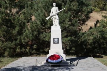 В Крыму почтили память солдат и офицеров, погибших в Крымской войне