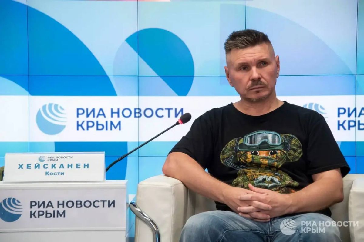 Памятную доску к 90-летию со дня рождения Юрия Лужкова открыли в Симферополе Памятную доску к 90-летию со дня рождения Юрия Лужкова открыли в Симферополе
